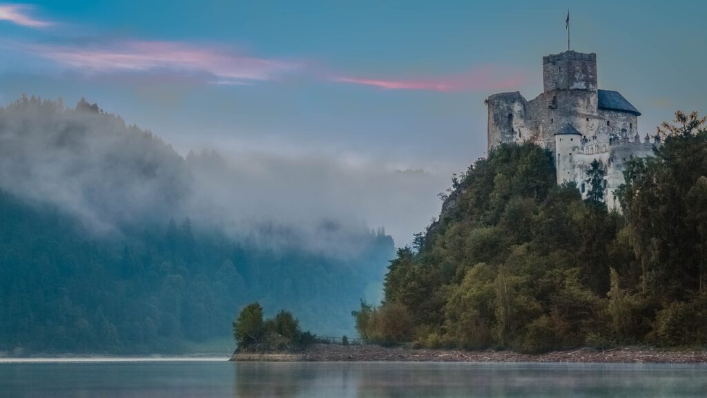 niedzica, castle, morning, dawn, old, mood, the fog, czorsztyn lake, landscape, figure, atmosphere, niedzica, niedzica, niedzica, niedzica, niedzica, castle